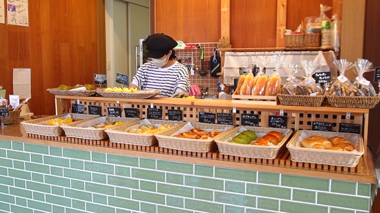 【毎日パン日和 vol.529】『～M～CAFÉ』水曜はメロンパンが割引に♪（福岡市西区）【福岡パン】
