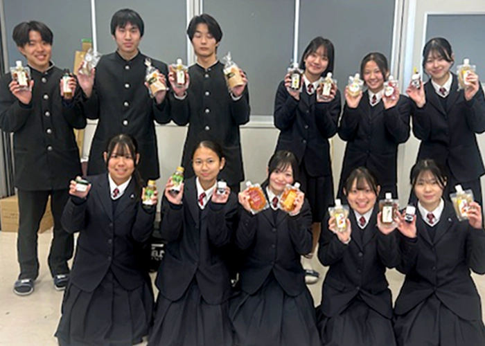 朝倉東高校商業科の集合写真