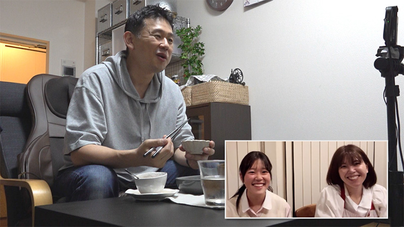 ビデオ通話をしているご家族