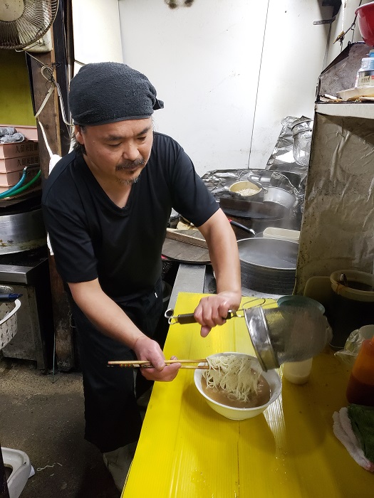 「大陽軒」店主の堤洋一郎さん。15歳でラーメンの道へ進んだ熟練の職人