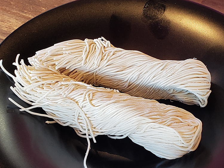 戸畑の「田中製麺」の麺。小麦がフワリ香り、歯切れ、のど越しもいい