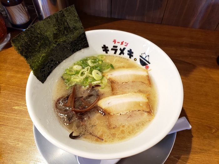 熟成豚骨＆キラキラ醤油の新小郡系 「ラーメン キラメキ。」年間300杯！  豚骨戦士　福岡のラーメンを斬る！ VOL.30～ふるさとWish 小郡市～