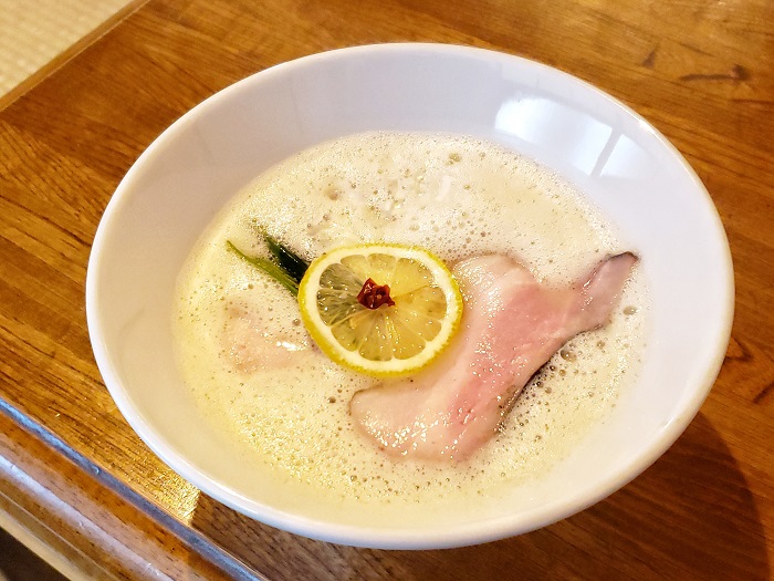 純白の泡あわ鶏スープ。一軒家の予約制ラーメン店「御忍び麺処nakamuLab.」ふるさとWish 那珂川市　年間300杯！  豚骨戦士　福岡のラーメンを斬る！ VOL.36