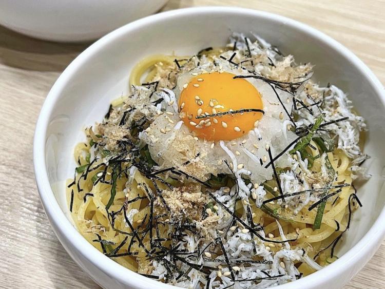 【まち歩き】『おいしいパスタ』美味しさを全面に！やみつきになる明太クリームカルボナーラ＆明太バケット！