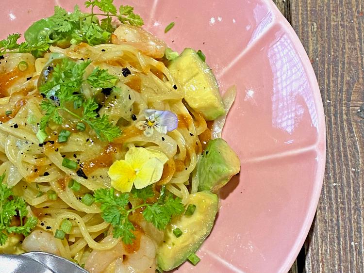 【まち歩き】パスタ食堂『アマービレ』絶品カワイイお花パスタ！