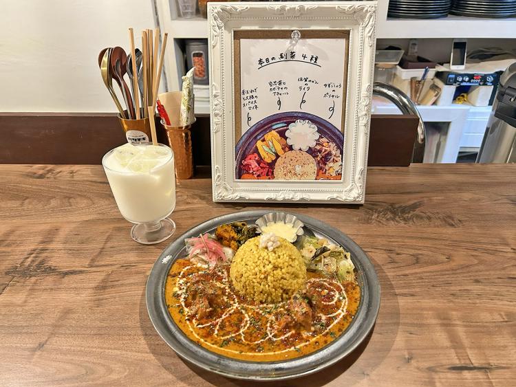 【まち歩き】『バタチキラバー』悪魔と天使の誘惑...。バターチキンカレー専門店