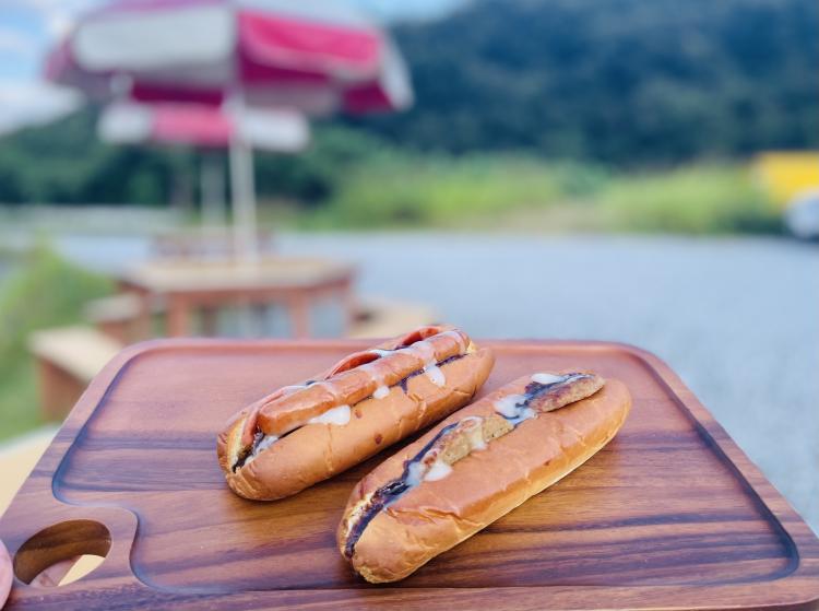 親子4代で食べ続ける飯塚市のソウルフード『ホットドッグ吉河』誓約書ありの激辛100倍も！