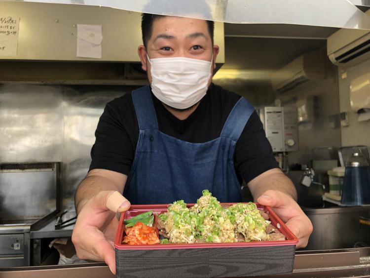 「肉肉菜彩」店長の今泉佑太さん