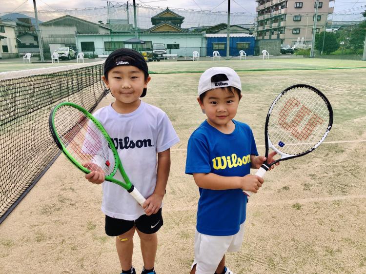 水巻の天才テニス兄弟！日本人最年少で世界的スポーツブランドと契約～ふるさとWish水巻町～